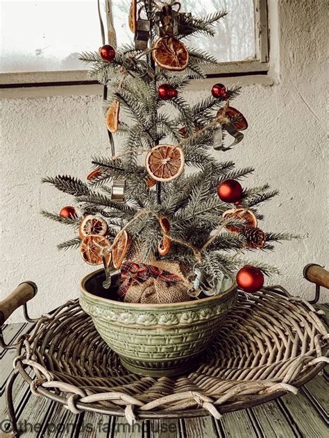 15 Vintage Decorating Ideas For Modern Farmhouse Christmas Christmas