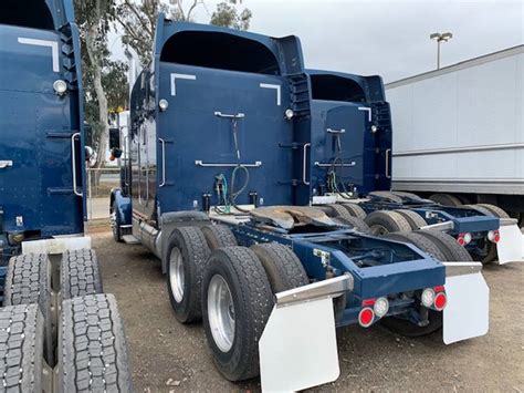 2017 Peterbilt 389 LONG HOOD (For Sale) | 72" Sleeper | #449764-C