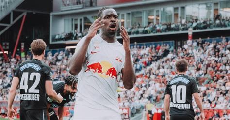 Vor Duell Mit Rapid Meister Salzburg K Mpft An Vielen Fronten Krone At