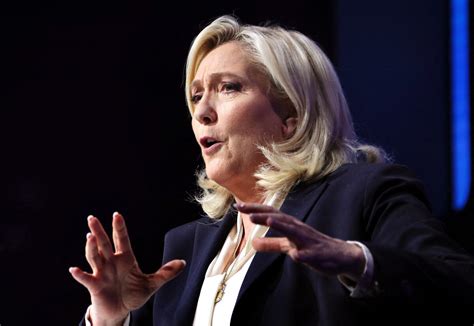 Photo Marine Le Pen Candidate Pour Le Parti Rn Rassemblement