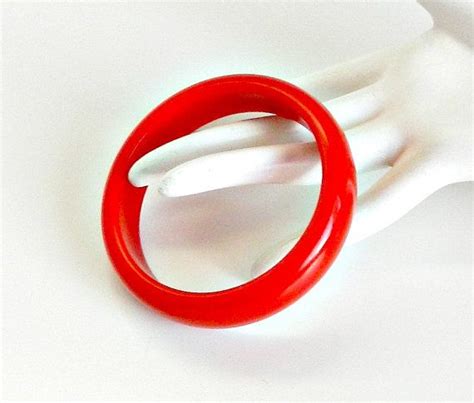 Vintage Red Bangle Bracelet. Cherry Red Lucite Bracelet. MOD | Etsy | Red bangles, Red bracelets ...