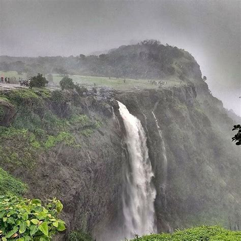 Madhe ghat 😍 ️#madheghat #sahyadri #maharashtra #mansoon #waterfalls # ...