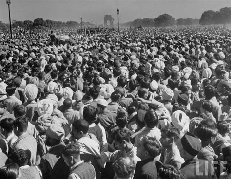 Rare Photos Of Mahatma Gandhi Funeral - MERE PIX