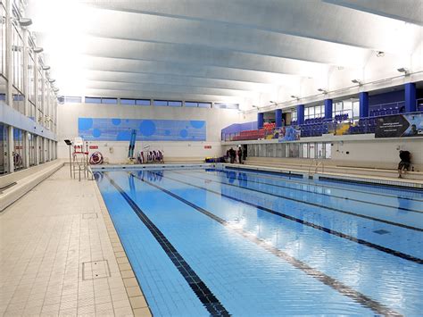 Tooting_Leisure_Centre_Swimming_Pool_3 - Armadillo Lighting