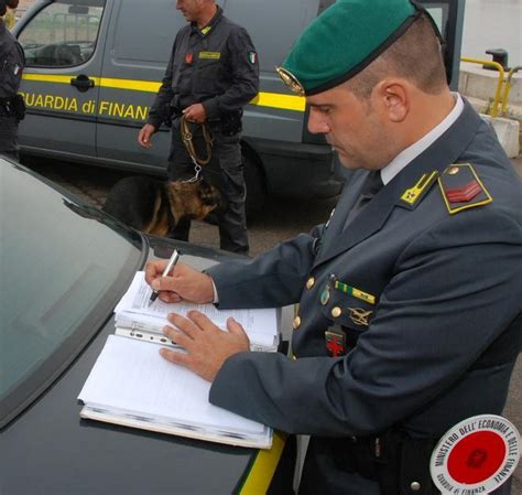 Guerra A Estetisti E Parrucchieri A Domicilio La Nuova Sardegna