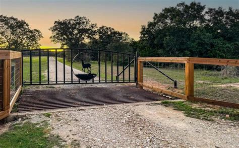 Ranch Gates Entrances Metal Ranch Gates Tx Ranch Resources In