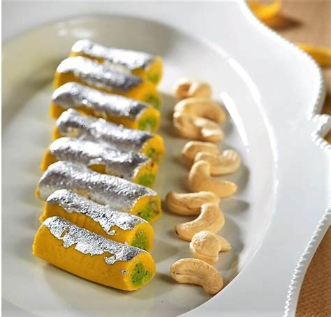 Kaju Roll-250 gms | Blooms Only