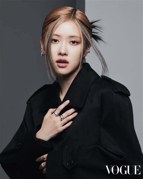 Rosé Vogue Vogue Korea Black To Blonde Hair 17 Kpop Foto Rose