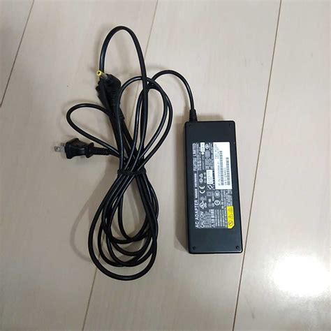 Yahooオークション 中古 Fujitsu 富士通 Fmv Ac325a 19v 422a Ah5