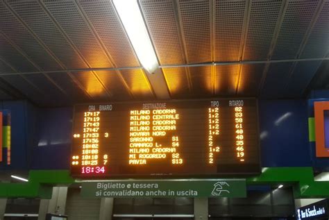 Trenord Milano Treni Soppressi Ritardi Di Ore Si Profila Una Class