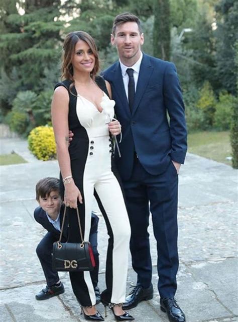 Lionel Messi wife: Meet Messi’s stunning other half who he wooed by ...