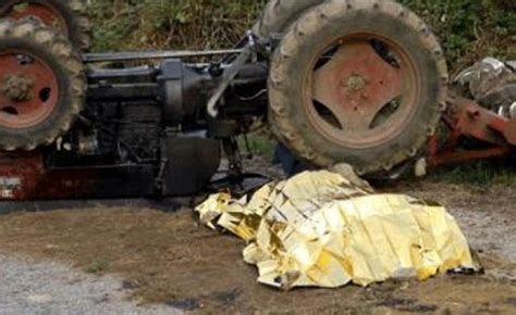 Hombre Muere Aplastado Por Un Tractor