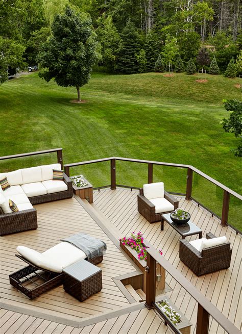 Timbertech Legacy Collection Decking In Pecan With Mocha Accents