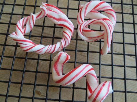 Holiday Science: Candy Cane Art « The Kitchen Pantry Scientist