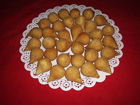 Coxinha explosiva de requeijão cremoso Pães e salgados Receitas