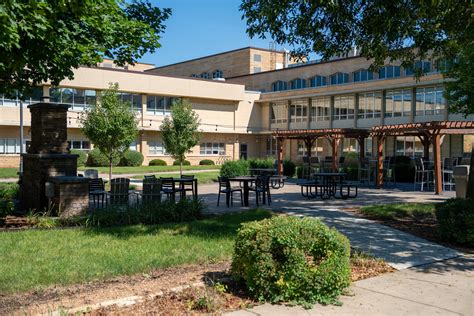 Courtyard - Explore Wedding Spaces - Crown College