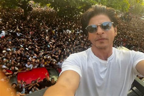 Bollywood Star Shahrukh Khan Celebrates Birthday With Fans