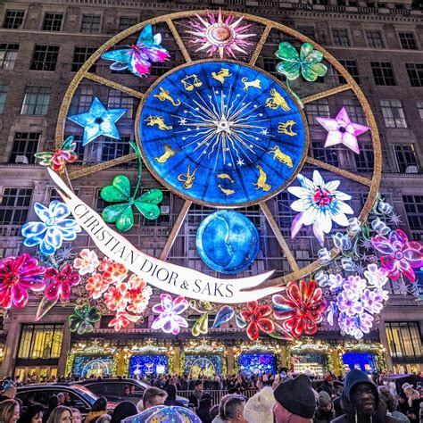 Nyc Christmas Lights Bus Tour With Guided Stops Hop On Hop Off Plus