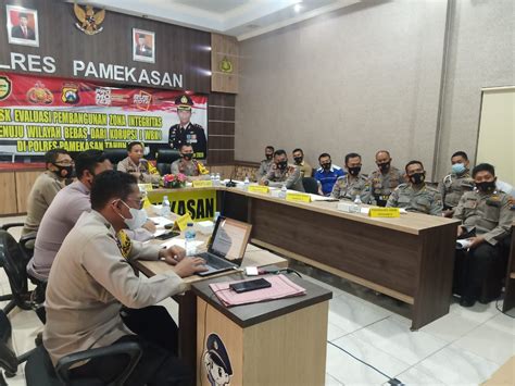 Desk Evaluasi Pembangunan Zi Menuju Wbk Satpas Polres Pamekasan