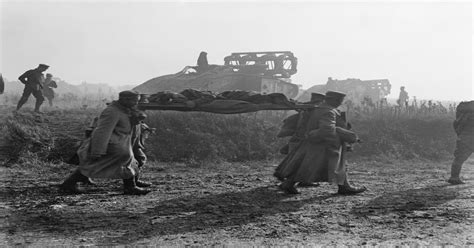 "Battle of St Quentin Canal (Saint-Quentin). Prisoners bringing in ...