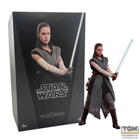 Hot Toys Star Wars: The Last Jedi - Rey (Jedi Training) MMS446 - Toys ...