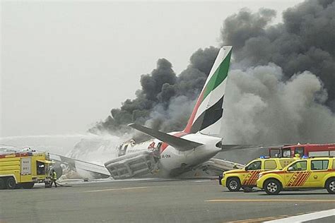 Emirates Flight Crash Lands In Dubai After Catching Fire Ibtimes Uk