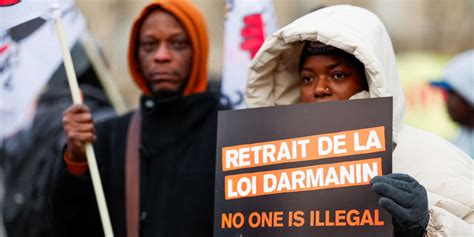 Thousands March Against French Immigration Bill