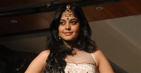 Bindhu Madhavi HOT Stills