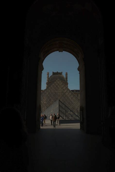 Louvre Museum at Daytime · Free Stock Photo