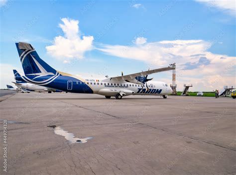 Bucharest Romania Yr Atk Tarom Atr Airplane On The