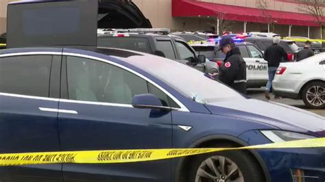 Woman shot, killed in robbery at Tukwila Costco | FOX 13 Seattle