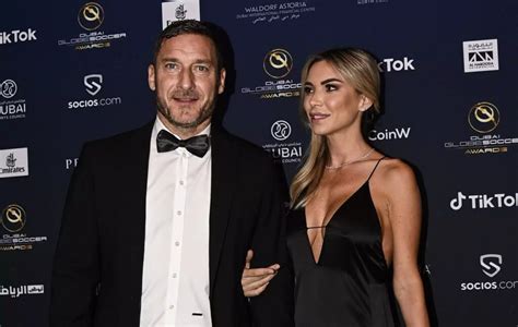 Totti E Noemi Bocchi Al Concerto Di Eros Ramazzotti La Coppia Pi