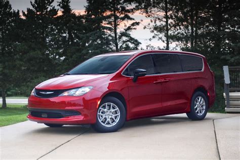 Chrysler Voyager Pricing Specs And Release Date Cargurus