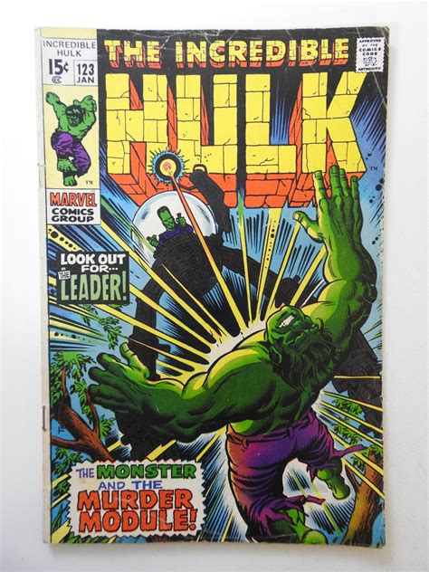 The Incredible Hulk 123 1970 VG Condition Centerfold Detached