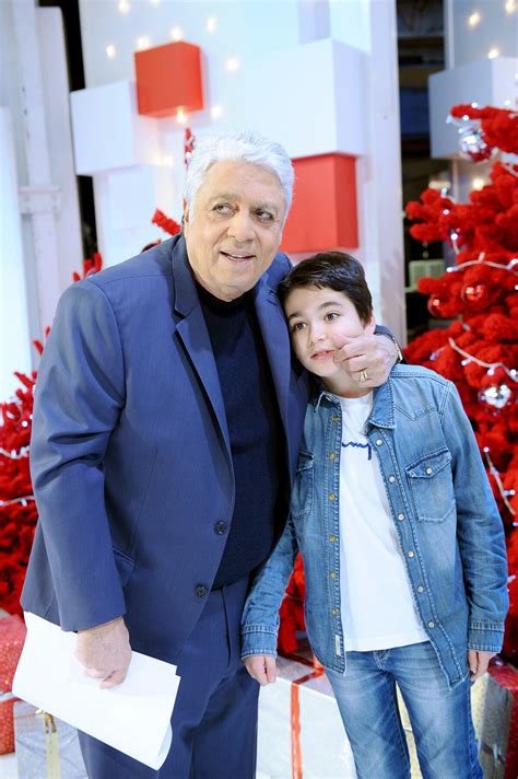 Photo Exclusif Enrico Macias Et Son Petit Fils Jeremie Ghrenassia