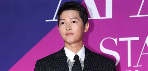 Lagence De Song Joong Ki R Pond Aux Rumeurs Disant Quil Va Jouer Dans