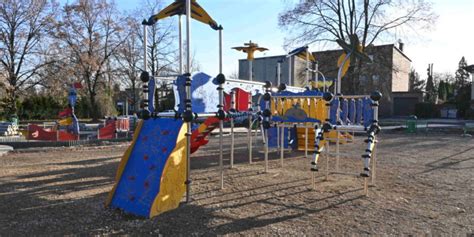 Lasowice Strzybnica Place Zabaw Czekaj Na Nawierzchni Powiat