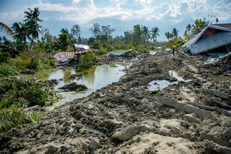 En fotos impactantes imágenes del terremoto y tsunami que golpeó