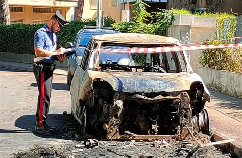 Silvi Incendio Nella Notte Distrutte Due Auto Parcheggiate