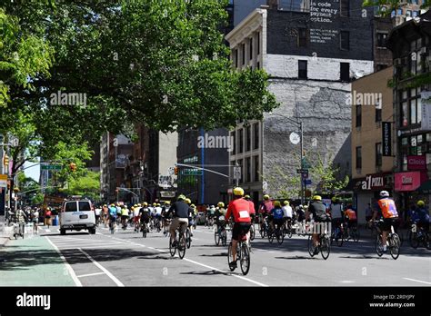 Five Boro Bike Tour In NYC Street Scene New York City USA Stock