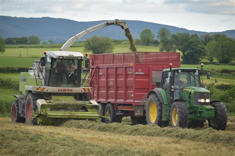 Claas Jaguar Spfh Filling A Broughan Engineering Mega Flickr