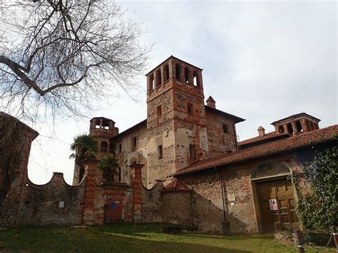 Passeggiando Tra Palazzi E Castelli Una Giornata Alla Scoperta Delle