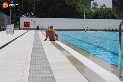 Foto Bazen Na Dobrinji Zvani No Otvoren Za Posjetioce Pogledajte Kako