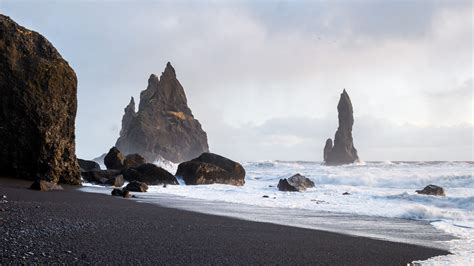 Reynisfjara Black Sand Beach Iceland: Your Guide : Nordic Visitor