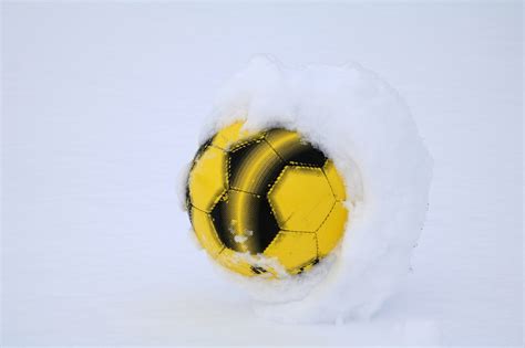 Football Snowball Winter - Free photo on Pixabay - Pixabay