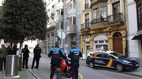 Hallan Un Cadáver En El Edificio Okupa De Gijón Que Ayer Trató De