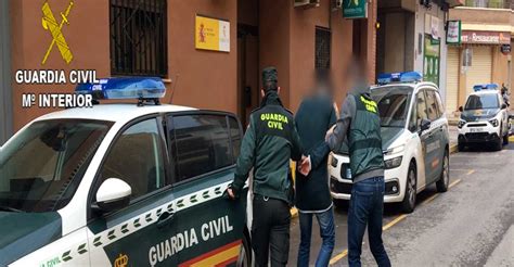 La Guardia Civil Desarticula Un Grupo Criminal Que Había Estafado Más De 2000000 De Euros En