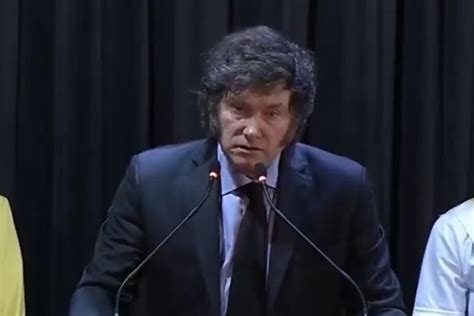 Video Se Desmayaron Dos Alumnos Durante El Discurso De Milei En El