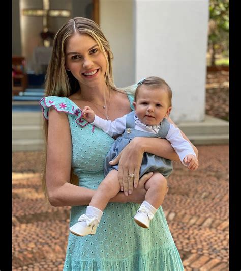 Foto Ayla é a primeira filha de Bárbara Evans Purepeople