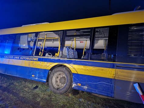 Wypadek Autobusu Z Samochodem Ci Arowym W Czekanowie Aktualizacja